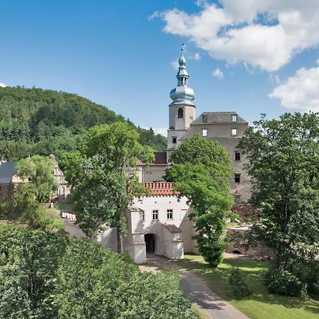 Zamek Sarny - Schloss Scharfeneck Klodzko Exterior photo