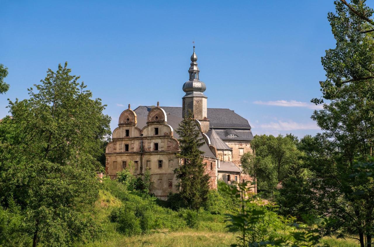 Zamek Sarny - Schloss Scharfeneck Klodzko Exterior photo