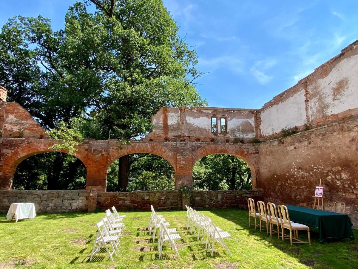 Zamek Sarny - Schloss Scharfeneck Klodzko Exterior photo